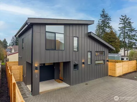 11740 Phinney Ave N, Seattle, WA 98133
