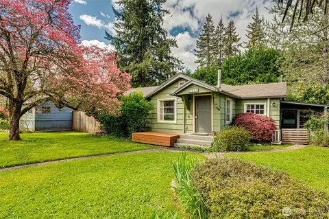 1065 9th St, Washougal, WA 98671