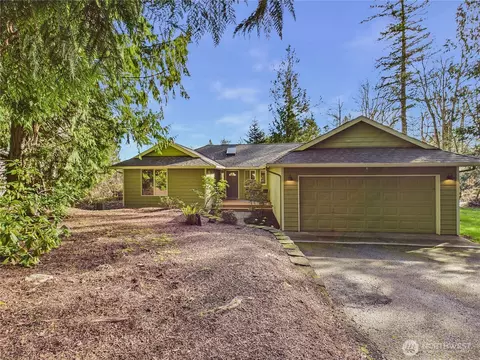201 Rainier Ln, Port Ludlow, WA 98365