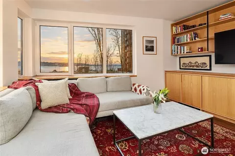 2504 Western Ave #422, Seattle, WA 98121