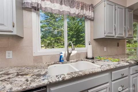 Kitchen - 296 Taylor Blvd, Sequim, WA 98382 photo 2 of 3