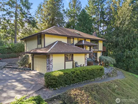 7861 University Point Cir NE, Bremerton, WA 98311