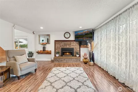 Living - 10107 Meridian Ave, Everett, WA 98208 photo 1 of 3