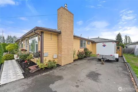 Exterior - 10107 Meridian Ave, Everett, WA 98208 photo 9 of 9