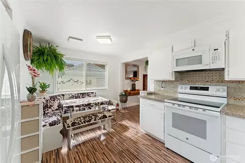 Kitchen - 10107 Meridian Ave, Everett, WA 98208 photo 1 of 3