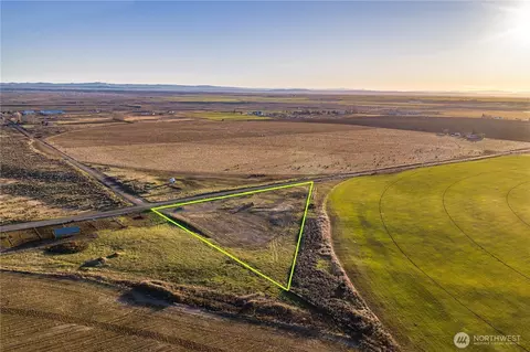 2 Nnn Mae Valley Rd NE, Moses Lake, WA 98837