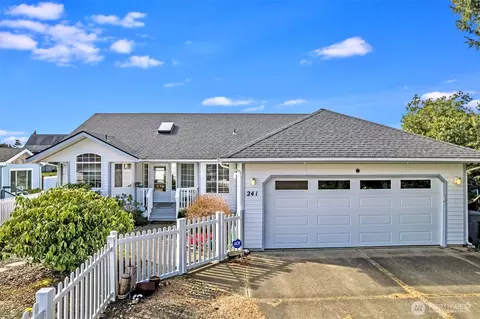 241 N Razor Clam Dr SW, Ocean Shores, WA 98569