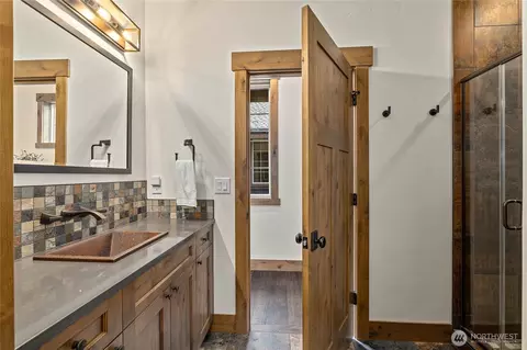 Bath - 291 Ruby King Loop, Cle Elum, WA 98922 photo 2 of 4