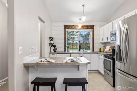 Kitchen - 20518 190th Ave E, Orting, WA 98360 photo 3 of 3