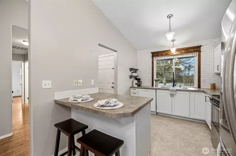 Kitchen - 20518 190th Ave E, Orting, WA 98360 photo 2 of 3