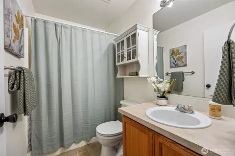 Bath - 20518 190th Ave E, Orting, WA 98360 photo 2 of 2