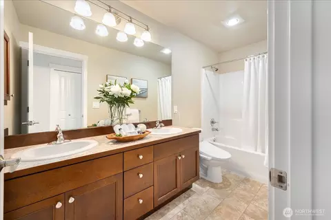 Bath - 22912 SE 43rd Dr, Bothell, WA 98021 photo 4 of 4