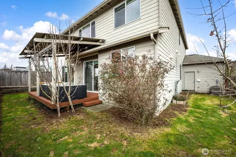 Exterior - 22912 SE 43rd Dr, Bothell, WA 98021 photo 3 of 4