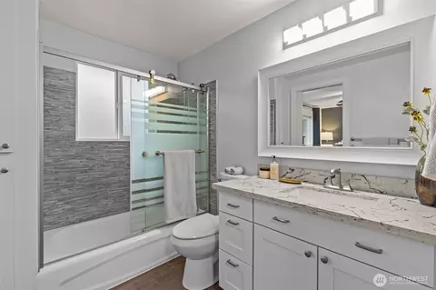 Bath - 624 217th St SW, Bothell, WA 98021 photo 2 of 2