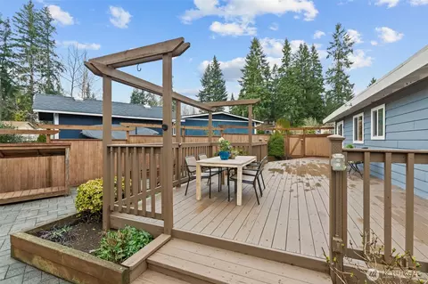 Exterior - 624 217th St SW, Bothell, WA 98021 photo 8 of 11