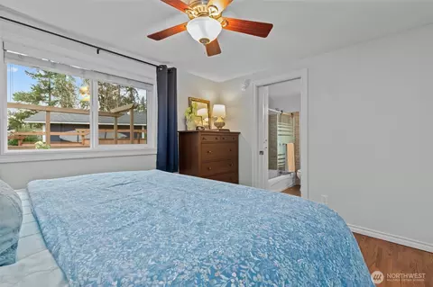 Bedroom - 624 217th St SW, Bothell, WA 98021 photo 3 of 7