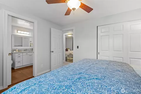Bedroom - 624 217th St SW, Bothell, WA 98021 photo 4 of 7
