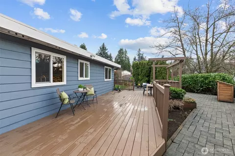 Exterior - 624 217th St SW, Bothell, WA 98021 photo 11 of 11