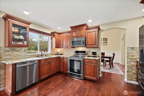 Kitchen - 1213 Williams Ct NW, Orting, WA 98360 photo 3 of 5