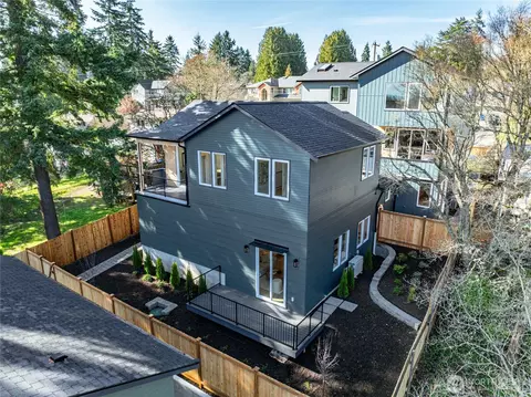 11738 B 23rd Ave NE, Seattle, WA 98125