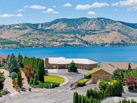 333 Highpoint Pl, Chelan, WA 98816