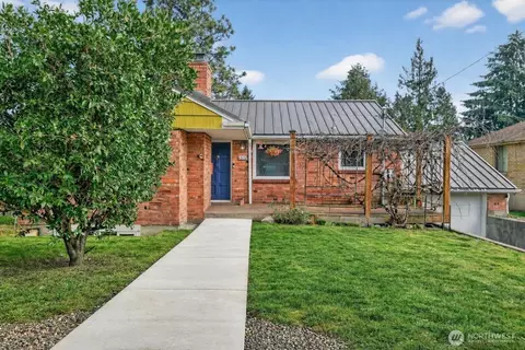 6522 38th Ave NE, Seattle, WA 98115