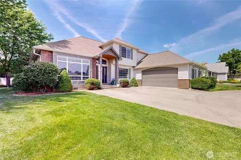 956 SE Garrison Dr, College Place, WA 99324