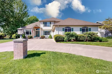 956 SE Garrison Dr, College Place, WA 99324