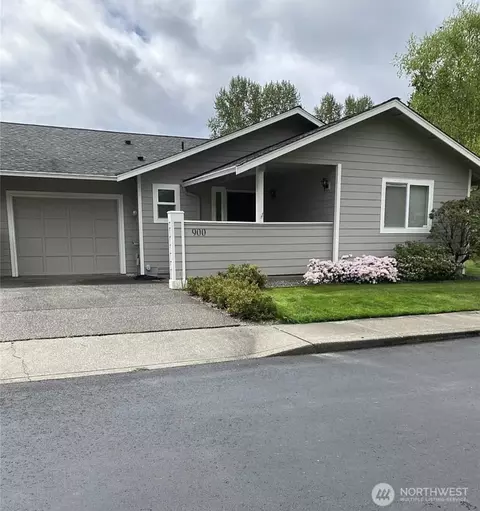 900 NW Leisure Ln, Bremerton, WA 98311