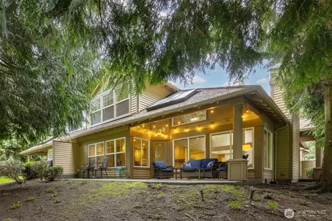 9042 Gleneagle Dr, Blaine, WA 98230