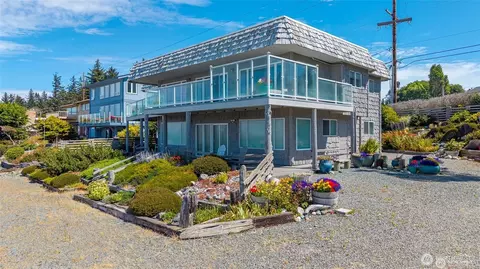 1505 W Beach Rd, Oak Harbor, WA 98277