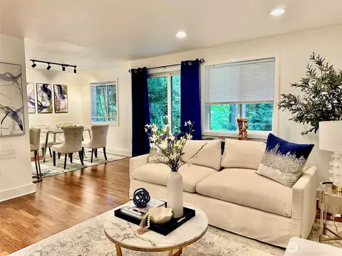 11054 NE 33rd Pl #B1, Bellevue, WA 98004
