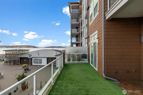 5105 Grand Loop #410, Tacoma, WA 98407