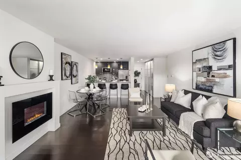 3905 4th Ave NE #301, Seattle, WA 98105