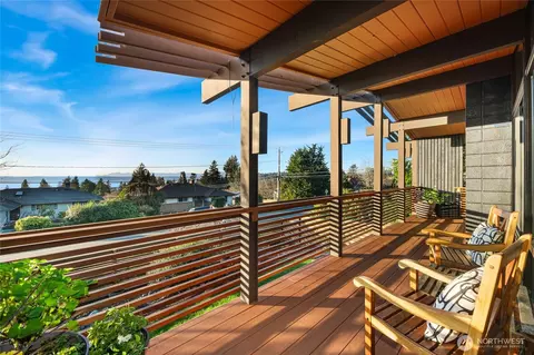 18600 4th Ave SW, Normandy Park, WA 98166