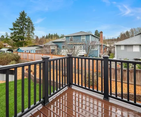 Exterior - 1425 243rd Pl SW, Bothell, WA 98021 photo 4 of 7