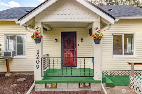 1209 Talcott St, Sedro Woolley, WA 98284