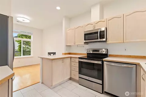 Kitchen - 22619 4th Ave W #3-103, Bothell, WA 98021 photo 3 of 6