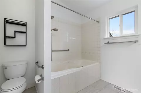 Bath - 22619 4th Ave W #3-103, Bothell, WA 98021 photo 5 of 5