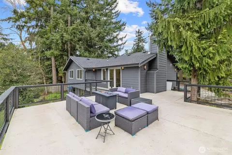 2000 NE 27th St, Renton, WA 98056