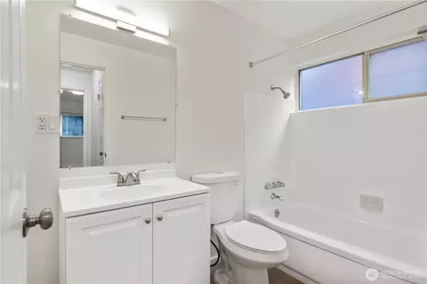 Bath - 2614 Rucker Ave, Everett, WA 98201 photo 1 of 1