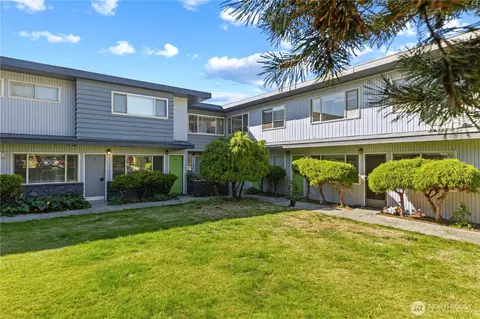 Exterior - 2614 Rucker Ave, Everett, WA 98201 photo 2 of 2
