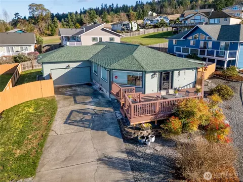 70 Onyx Ln, Sequim, WA 98382
