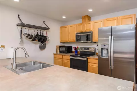 Kitchen - 70 Onyx Ln, Sequim, WA 98382 photo 3 of 4