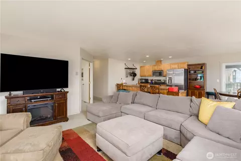 Living - 70 Onyx Ln, Sequim, WA 98382 photo 3 of 4