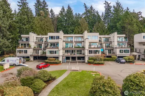 11122 NE 41st Dr #31, Kirkland, WA 98033