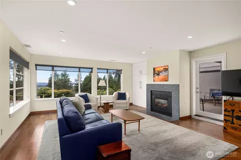 11122 NE 41st Dr #31, Kirkland, WA 98033