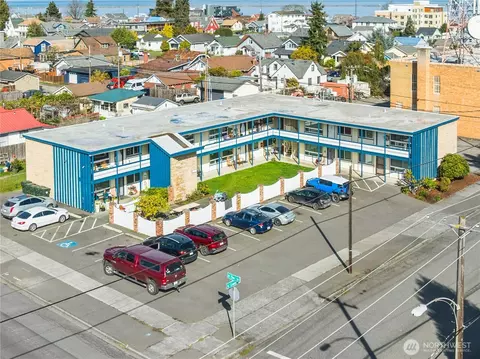 402 Laurel St, Port Angeles, WA 98362