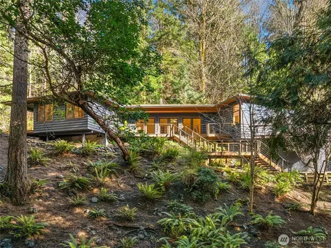5384 Crystal Springs Dr NE, Bainbridge Island, WA 98110