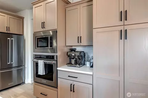 Kitchen - 12143 NE 170th Pl, Bothell, WA 98011 photo 3 of 5